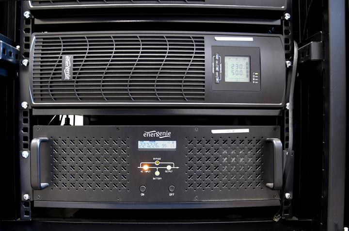 Actual product image Gembird Ups rack 19" 3.4u 1500va 4xiec 230v out iec14 in rj11 usb lcd - (Offline) UPS (1500 VA, 900 W, Standby UPS)
