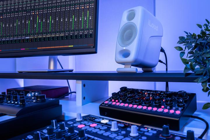 Produktbild IK Multimedia iLoud Micro Monitor Pro Pair (Aktiv, Paar, 2x 50 W)