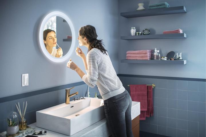 Actual product image Philips Hue myBathroom Adore Basis BT (2400 lm)