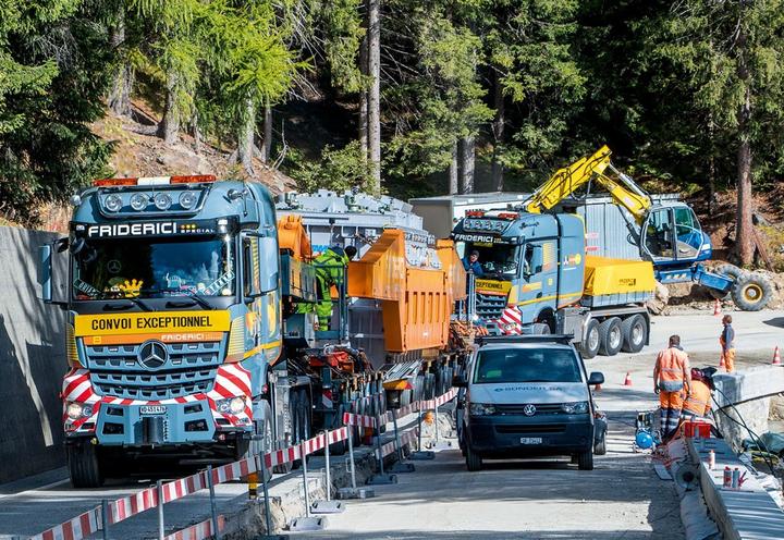 Produktbild Jahrbuch Schwertransporte 2023 (Deutsch, 2022)