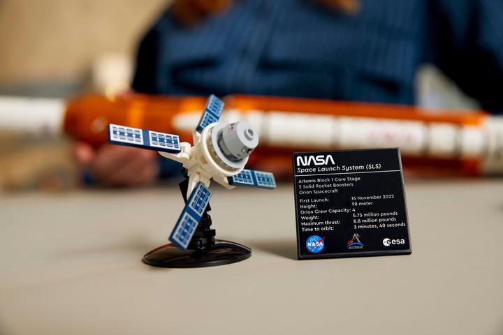 Produktbild LEGO NASA Artemis Startrampe (10341, LEGO Icons, LEGO Seltene Sets)