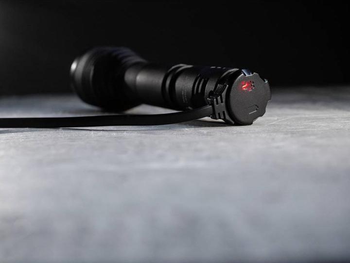 Image du produit ArmyTek Lampe de poche Viking Pro White LED alimentée par batterie 2050lm 136g (16 cm, 2050 lm)
