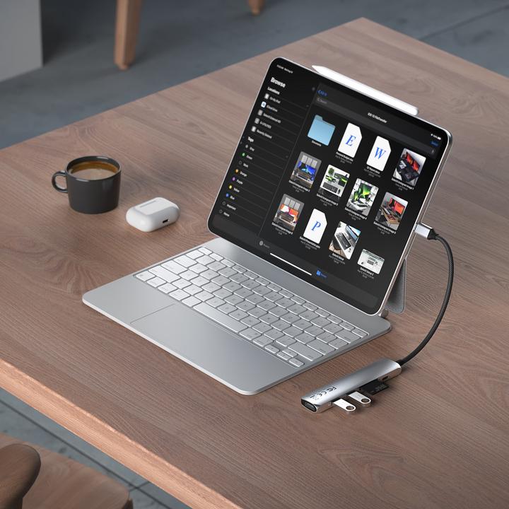 Produktbild Satechi Slim 6 Multiport Hub Silver (USB-C, 6 Ports)