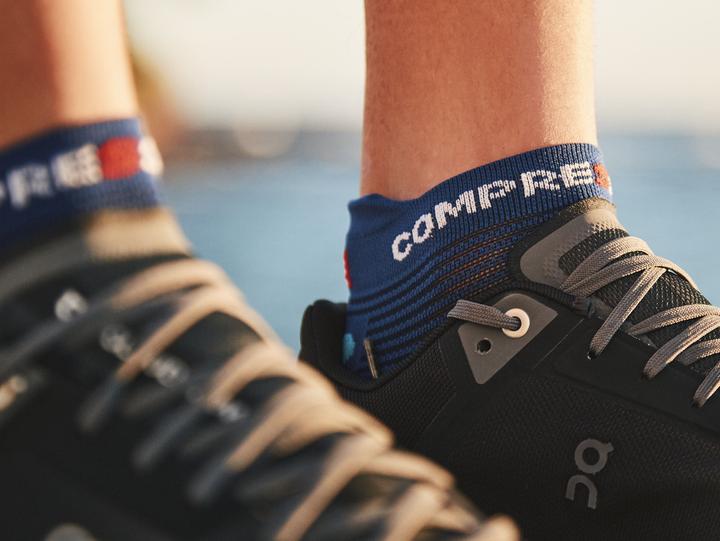 Actual product image Compressport Pro Racing Socks v4.0 Run Low (35 - 38)