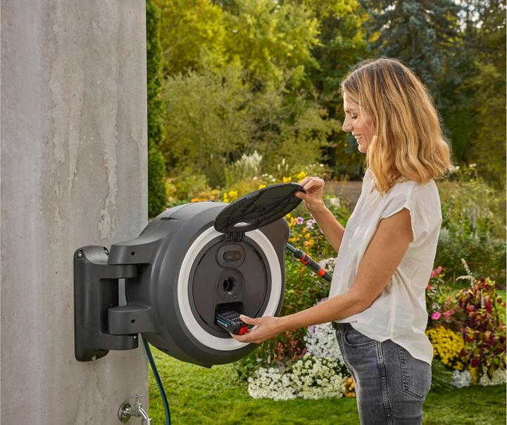 Actual product image Gardena PowerRoll XL 18V white 35 m cordless wall-mounted hose box (35 m)