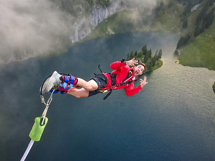 Produktbild Smartbox Adrenalingeladenes Bungee-Jumping-Erlebnis auf dem Stockhorn (1 Pers.)