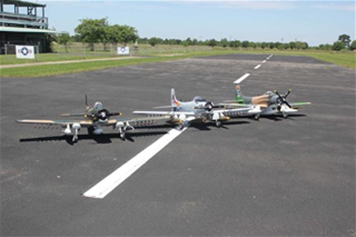 Image du produit Seagull Models skyraider 86" camo sans train d'atterrissage rétractable
