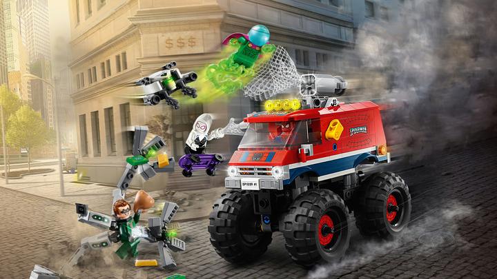 Produktbild LEGO Spider-Mans Monstertruck gegen Mysterio (76174, LEGO Marvel)