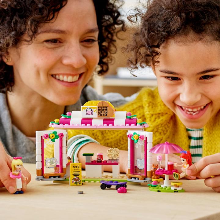 Actual product image LEGO Heartlake City Waffle House (41426, LEGO Friends)