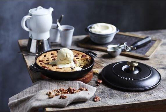 Actual product image Staub Casserole dish (20 cm, Casserole + Stewpot, Cast iron, Enamel)