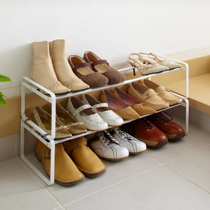 Produktbild Yamazaki Ausziehbares Schuhregal mit Streben FRAME (70 x 25 x 17.5 cm)