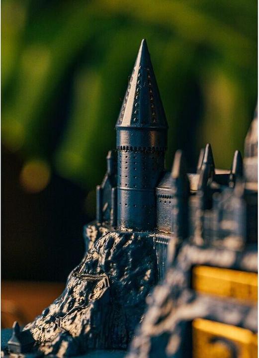 Actual product image NoName HARRY POTTER - Calendrier Perpétuel 3D en Résine - '9x10x14cm' (Hardcover)