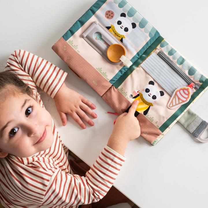 Produktbild Taf Toys Aktivitätenbuch Fantasy (Deutsch, Französisch, Italienisch, Englisch, Schweizerdeutsch)