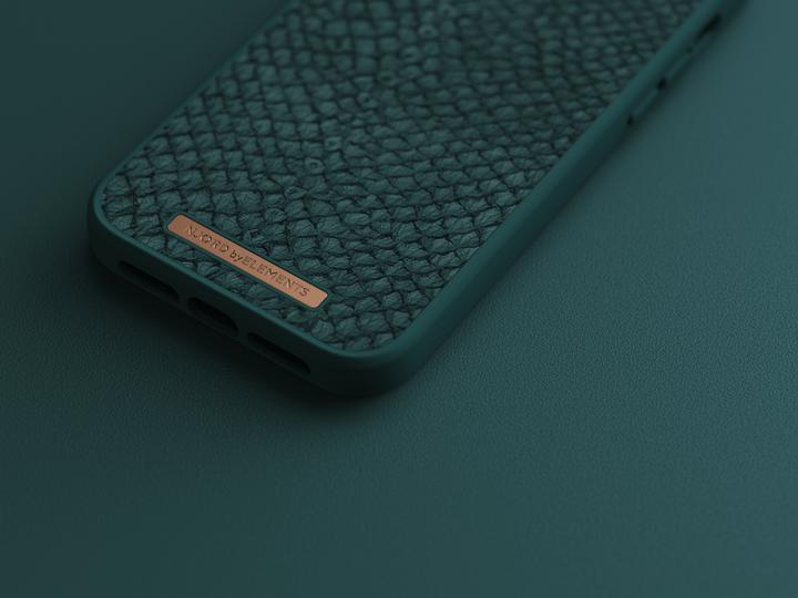 Actual product image Njord Hard Cover Salm.Leather Magsafe Case green (Apple iPhone 14 Plus)