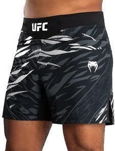 Actual product image UFC Fusion by Venum Authentic Fight Night Men’s Fight Short / Short Fit / Schwarz / Large (L)