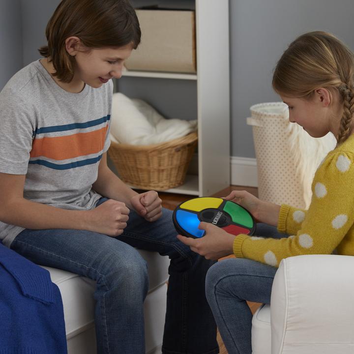 Image du produit Hasbro Gaming Jeu de famille Simon (Anglais)