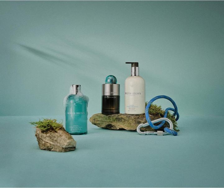 Produktbild Molton Brown Coastal Cypress & Sea Fennel (Körperlotion, 300 ml)