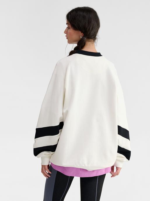 Actual product image hummel Hmloversized Crew Sportswear Swarm (XL)