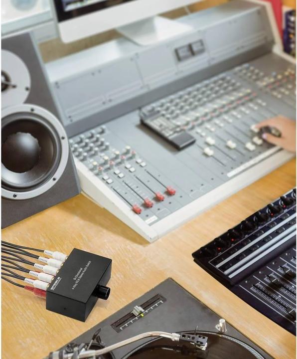 Actual product image SpeaKa Professional 1+4 port cinch audio switch with audio ports