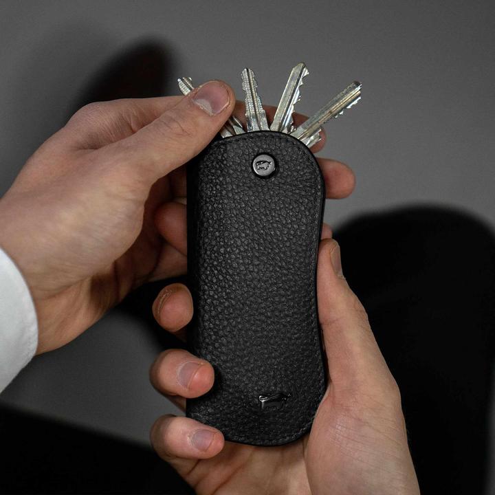 Actual product image Braun Büffel Theo key case leather 6 cm