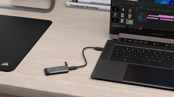 Productafbeelding Corsair EX100U 4TB draagbare USB-opslag (4000 GB)