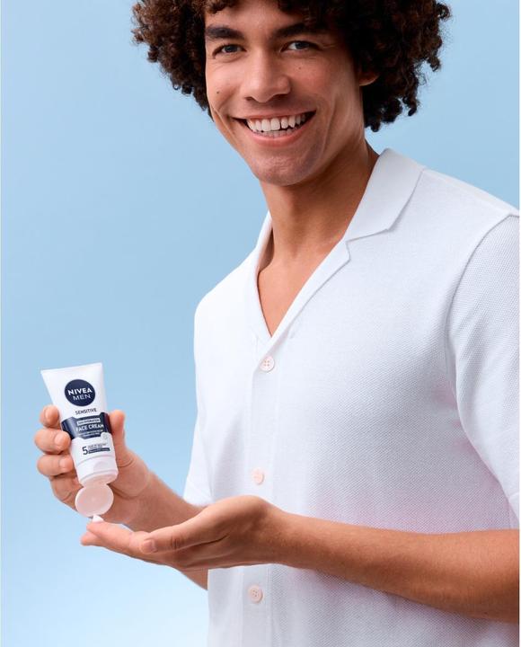 Produktbild NIVEA MEN Sensitive Feuchtigkeitscreme (75 ml, Tagescreme)