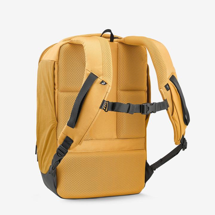 Actual product image Quechua Hiking backpack 16 L - NH500 Escape (16 l)