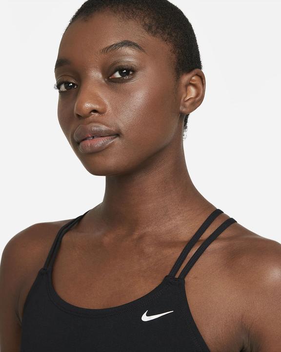 Actual product image Nike Hydrastrong Solids (M)