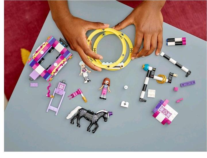 Produktbild LEGO Magische Akrobatikshow (41686, LEGO Friends)