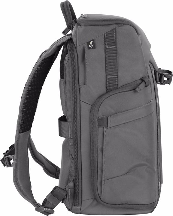 Actual product image Vanguard Veo Adaptor R44 with USB-A (Photo backpack, 15 l)