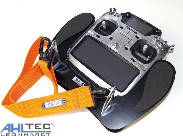 Image du produit AHLtec pupitre émetteur futaba t32mz carbon avec étrier standard de pupitre émetteur, sans repose-mains