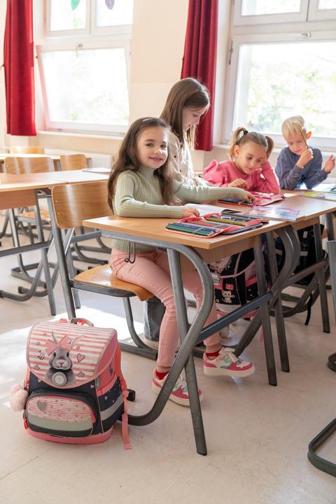 Actual product image Belmil COMPACT Little Bunnies school rucksack set (19 l)
