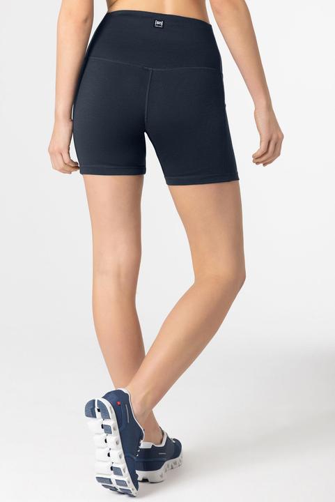 Actual product image Super Natural W Liquid Flow Shorts (S)