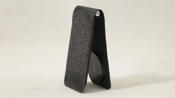 Actual product image Ugly Rubber wireless charger MS WALLET 15W 3in1 foldable black (15 W)