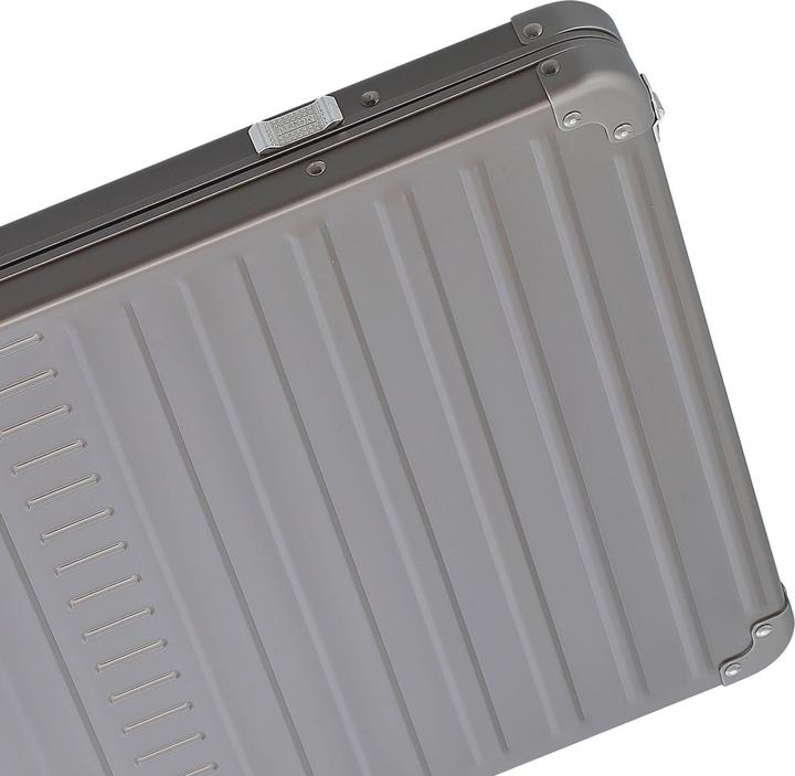 Actual product image Aleon Aluminium Laptop Sleeve 17" (18.30")