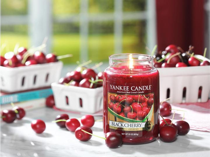 Image du produit Yankee Candle Black Cherry (623 g)