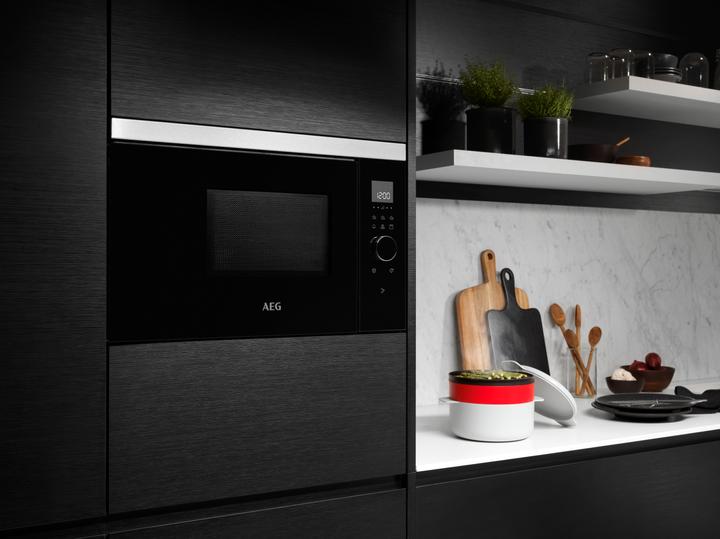 Produktbild AEG MW17BEMGM (EU-Stecker, 16.80 l)