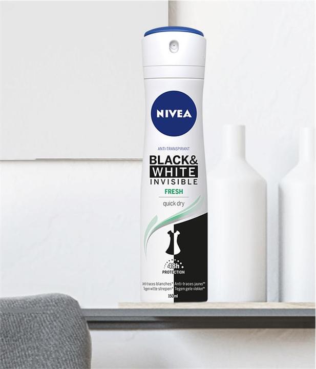 Actual product image NIVEA BLACK & WHITE INVISIBLE FRESH deo vapo 200 ml (Spray, 200 ml)
