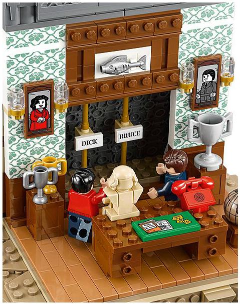 Actual product image LEGO DC Comics Super Heroes Batcave (76052, LEGO DC)