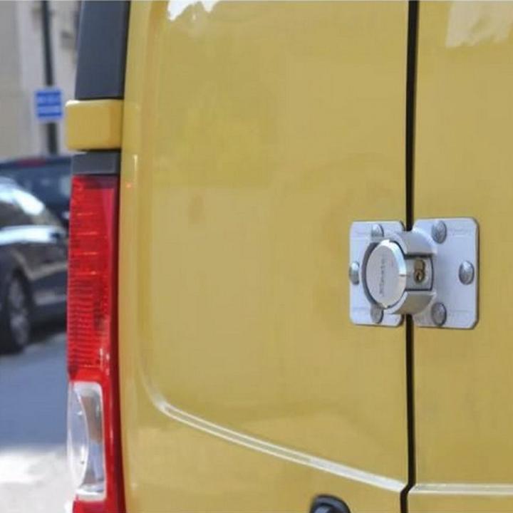 Actual product image Master Lock Padlock with heavy duty shackle 736EURD