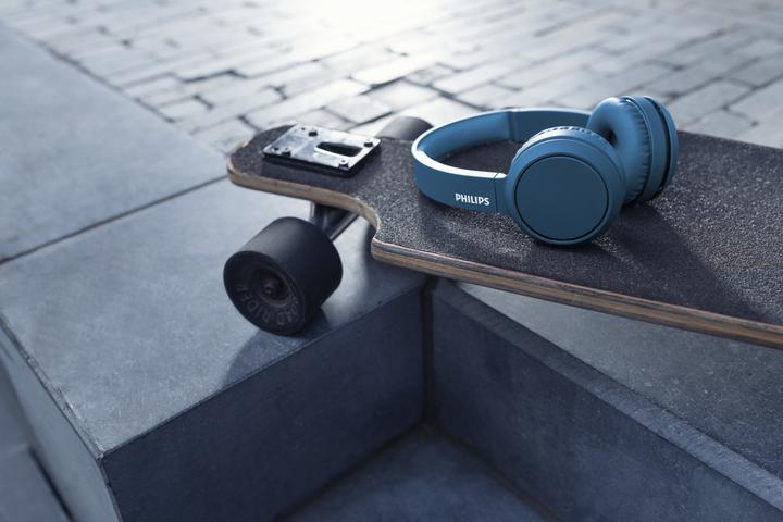 Actual product image Philips Wireless On-Ear Headphones TAH4205BL/00 (No noise cancelling, 29 h, Wireless)