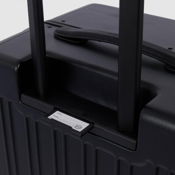 Actual product image Piquadro PQ-Light - Ultra Slim medium sized hard shell trolley (67 l, M (50 - 90l))