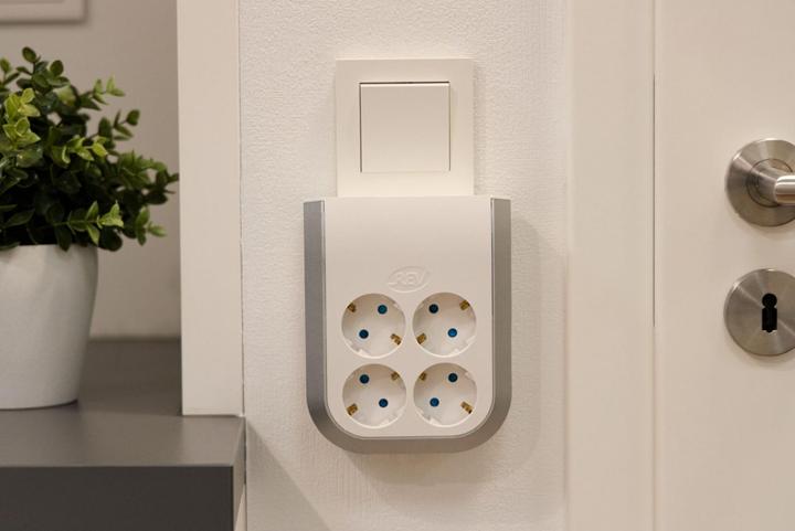 Actual product image REV MultiPower (4 x, CEE 7/3)