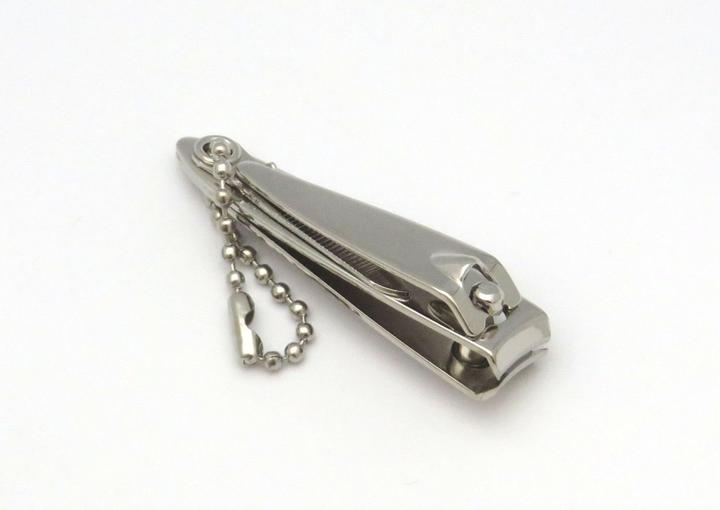 Produktbild Nippes Nagelknipser mit Kette, vernickelt, 5 cm