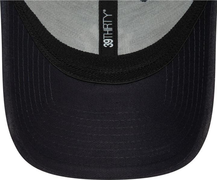 Actual product image New Era 39Thirty Cap - FAUX SUEDE New York Yankees - M/L (M/L)