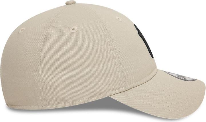Actual product image New Era 9Twenty Casual Cap - New York Yankees Stone Beige