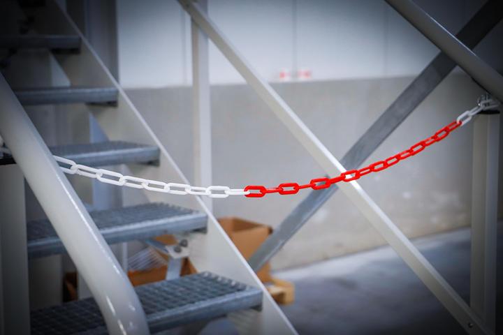 Actual product image BGS Barrier Chain | Red and White | Plastic | 5 m (5 m)