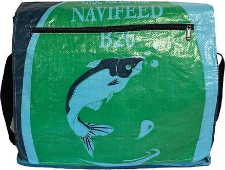 Image du produit Bekos Upcycling - Portefeuille zippé en sacs de nourriture pour poissons recyclés rose