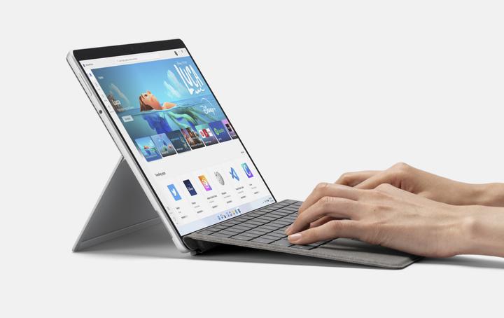 Actual product image Microsoft Surface Pro 8 for business (13", Core i7-1185G7, 16 GB, 256 GB, Without keyboard layout)