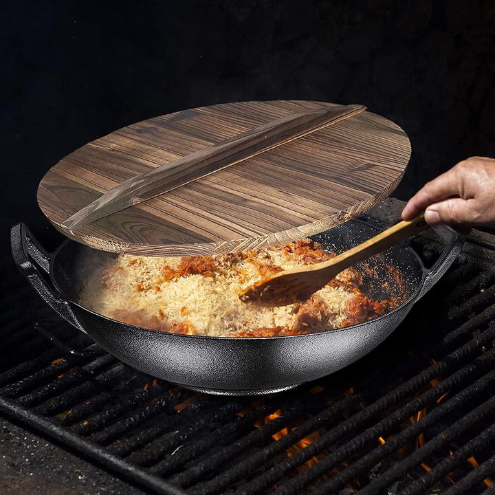 Produktbild Haws wok i støbejern med traelåg Ø36 cm (36 cm, Wok Pfanne, Gusseisen)